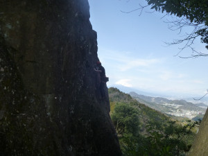 転勤前5.10bを富士山をバックに登るKU谷さん